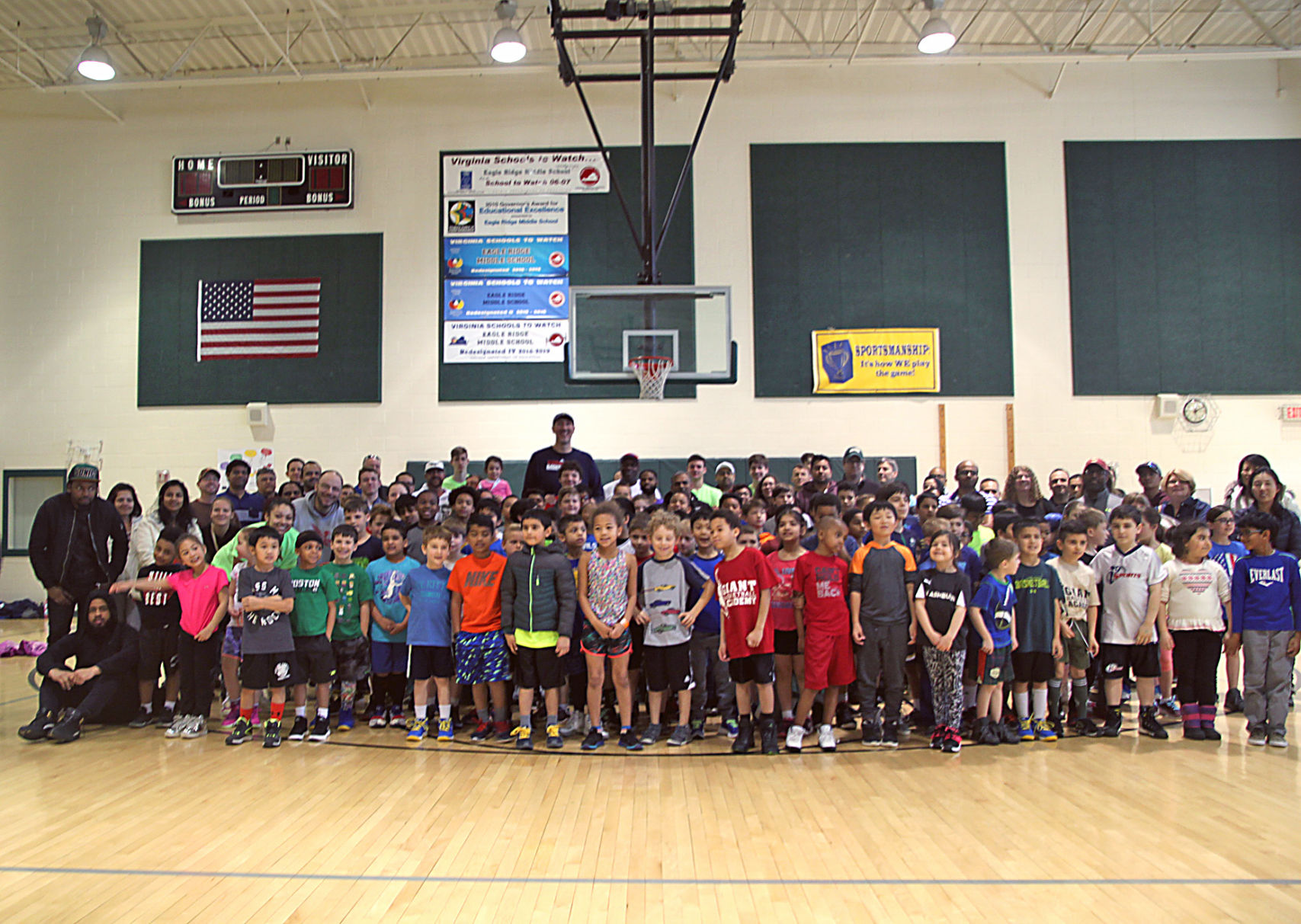 Former NBA player Gheorghe Muresan hosts youth basketball clinic